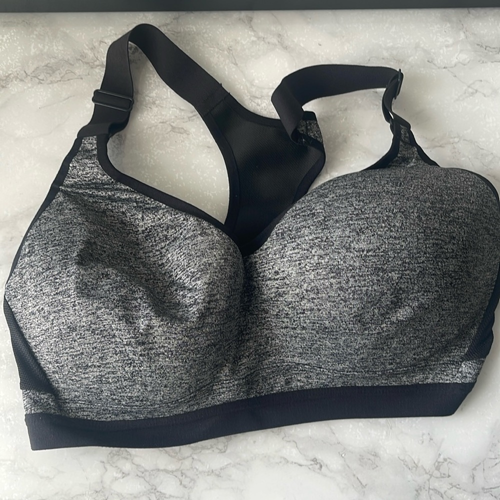 VS sport sports bra